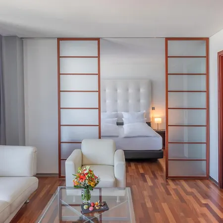 Innside By Melia Frankfurt Eurotheum 美因河畔法兰克福