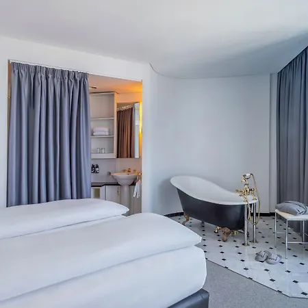 Innside By Melia Frankfurt Eurotheum Отель 4*