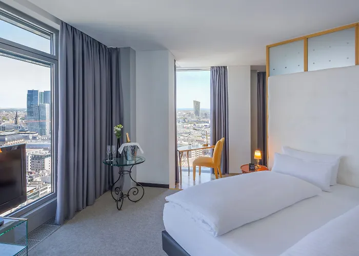 Отель Innside By Melia Frankfurt Eurotheum Франкфурт-на-Майне