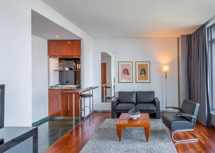 Szálloda Innside By Melia Frankfurt Eurotheum 4*