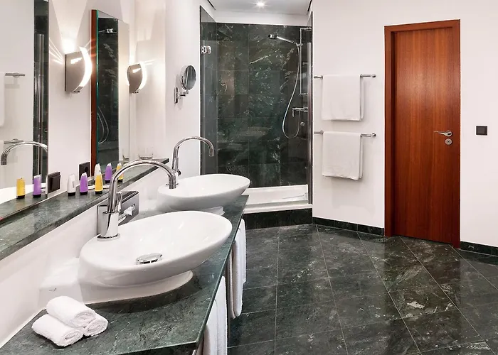 Szálloda Innside By Melia Frankfurt Eurotheum